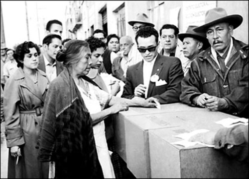 1954 г. женщины получают избирательное право